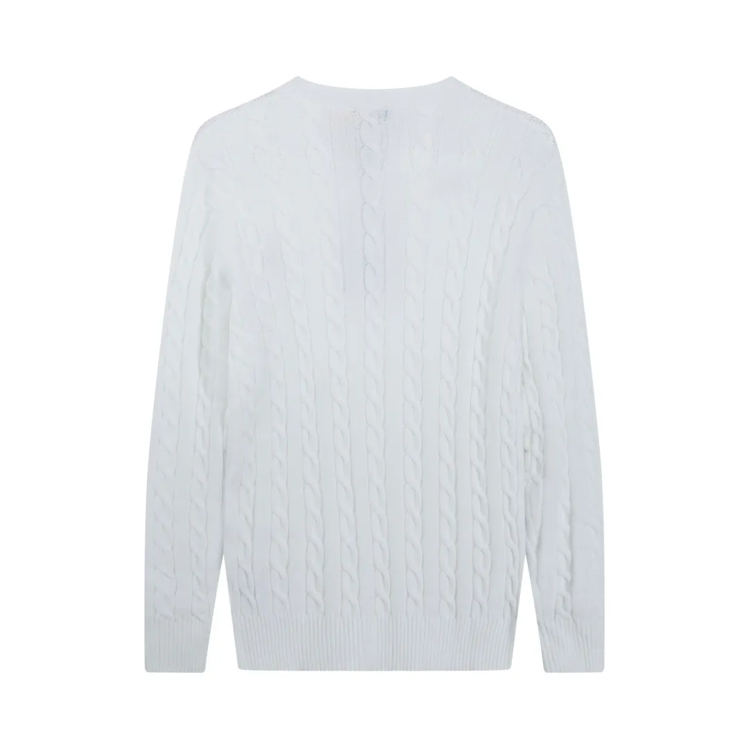 P210 [Ralph Lauren round neck solid color pony embroidery logo twist knitted sweater] ✅Ralph Lauren classic basic versatile knitted pullover crew neck sweater for men and women ✅Main supplier platform live broadcast Wholesale entity Replenish when out of stock will not be removed from the shelves ✅ZP quality 1:1 pattern making Scan the code to enter the GF website Counter quality ✅Detailed quality is the only one in Guangzhou Imported quality cotton yarn Focus on high-end cost-effective Good quality Needless to say ✅The version is restored to the original version. The maximum size can be worn up to 1105 pounds. Loose, comfortable and stress-free. ✅The upper body is simple and easy to match. A must-have for ootd. Good-looking clothes are never picky. A must-have in couples’ wardrobes. Size: S-XL. Color: black, white, gray, royal blue, pink, sky blue, khaki.